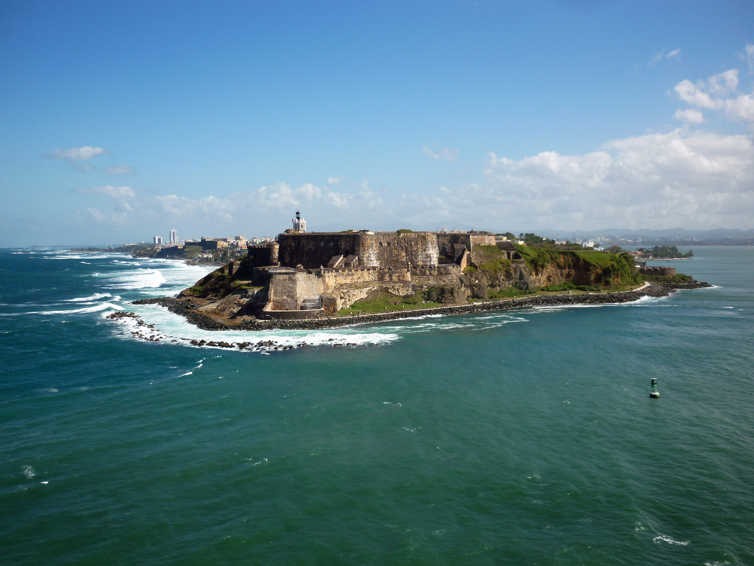 an image of old spanish fort of Castillo de San Cristóbal in Jan Juan, Puerto Rico